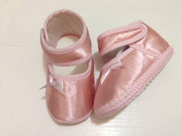 Sapato rosa em cetim